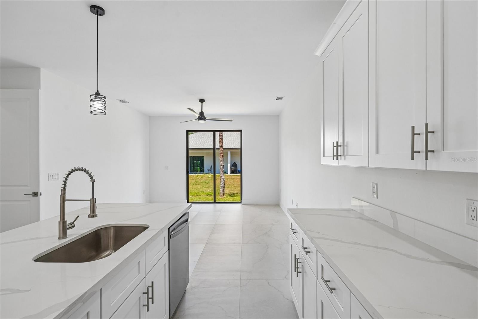 LEHIGH ESTATES - Residential Income