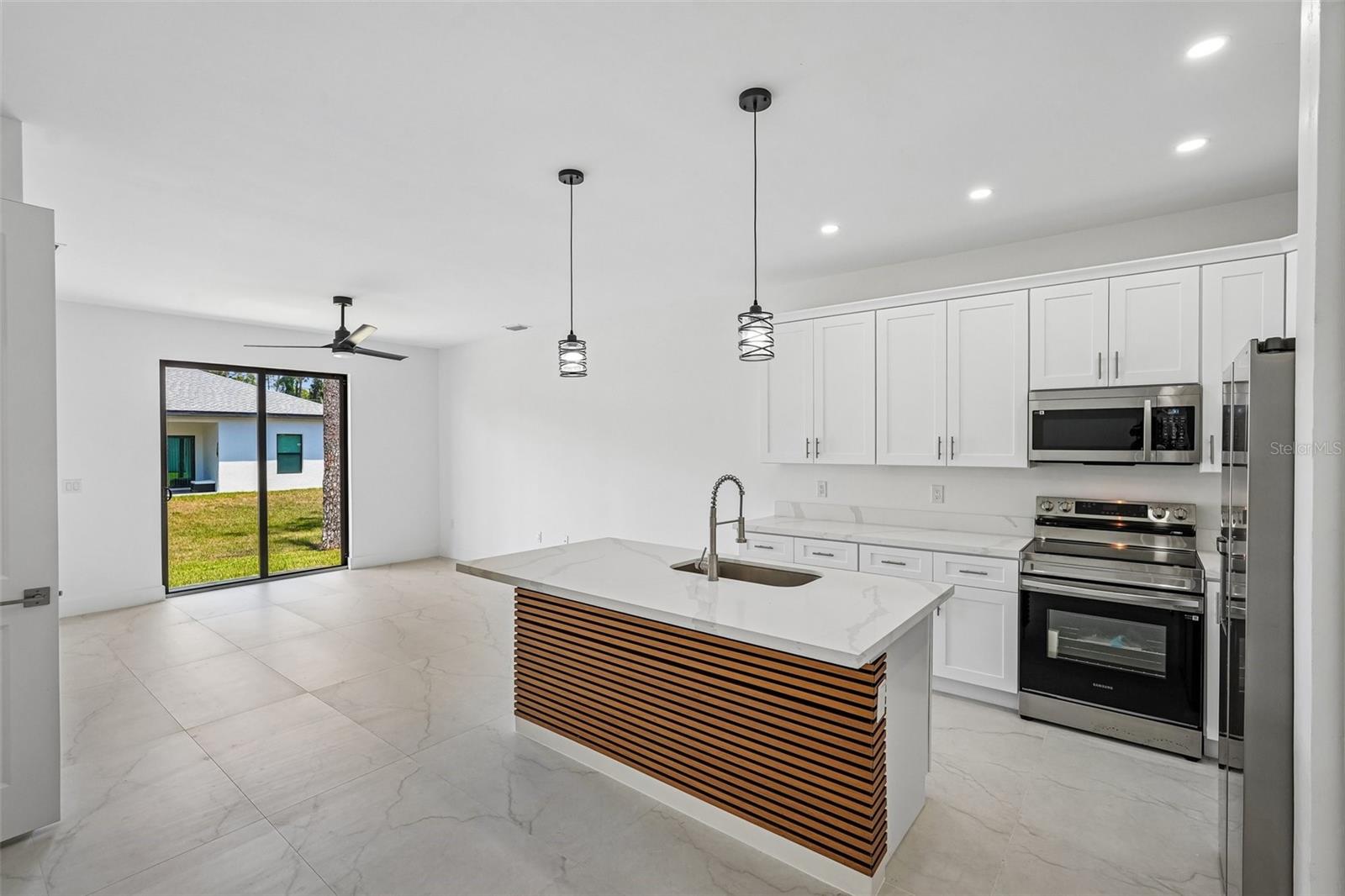 LEHIGH ESTATES - Residential Income