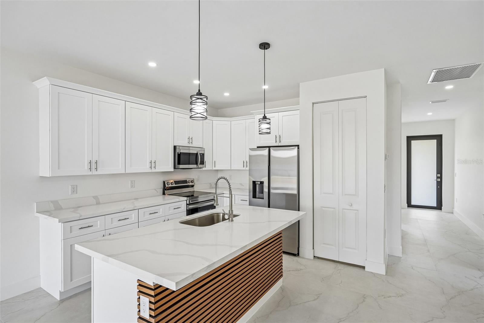 LEHIGH ESTATES - Residential Income