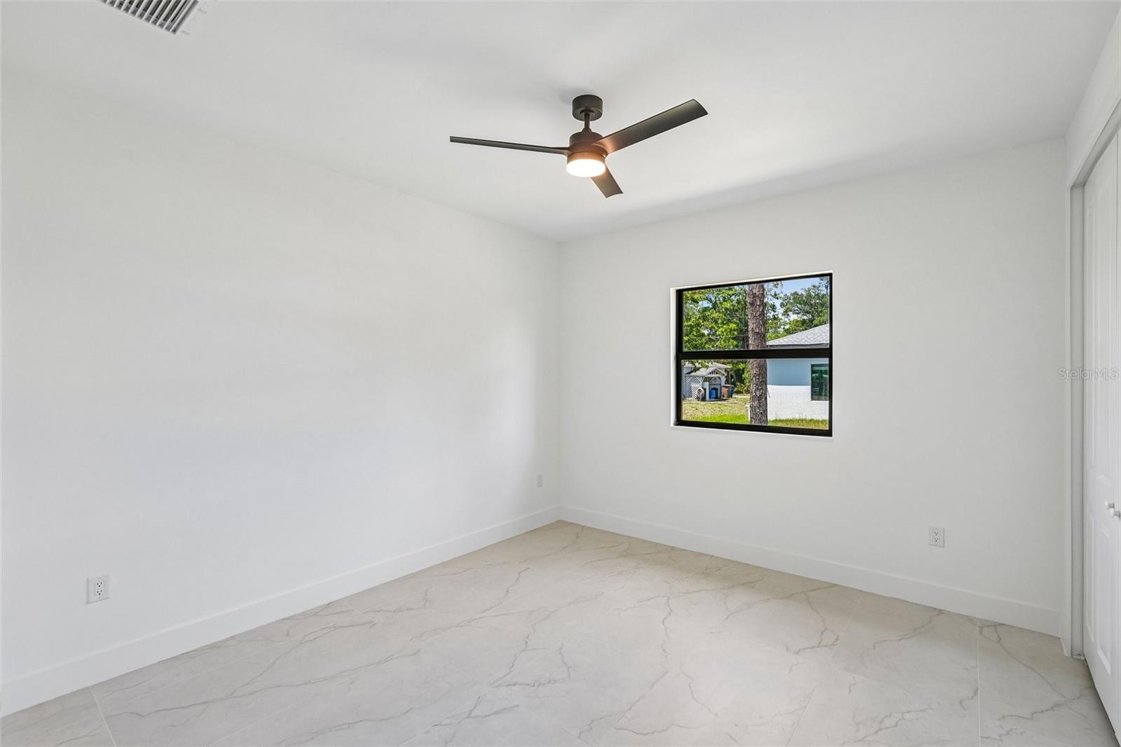 LEHIGH ESTATES - Residential Income