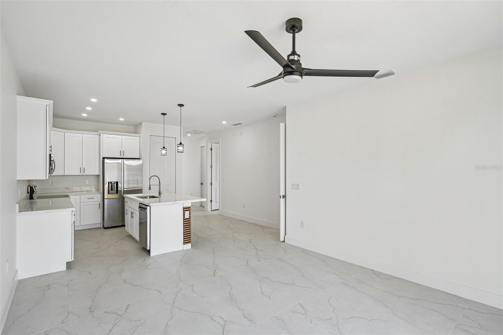 LEHIGH ESTATES - Residential Income