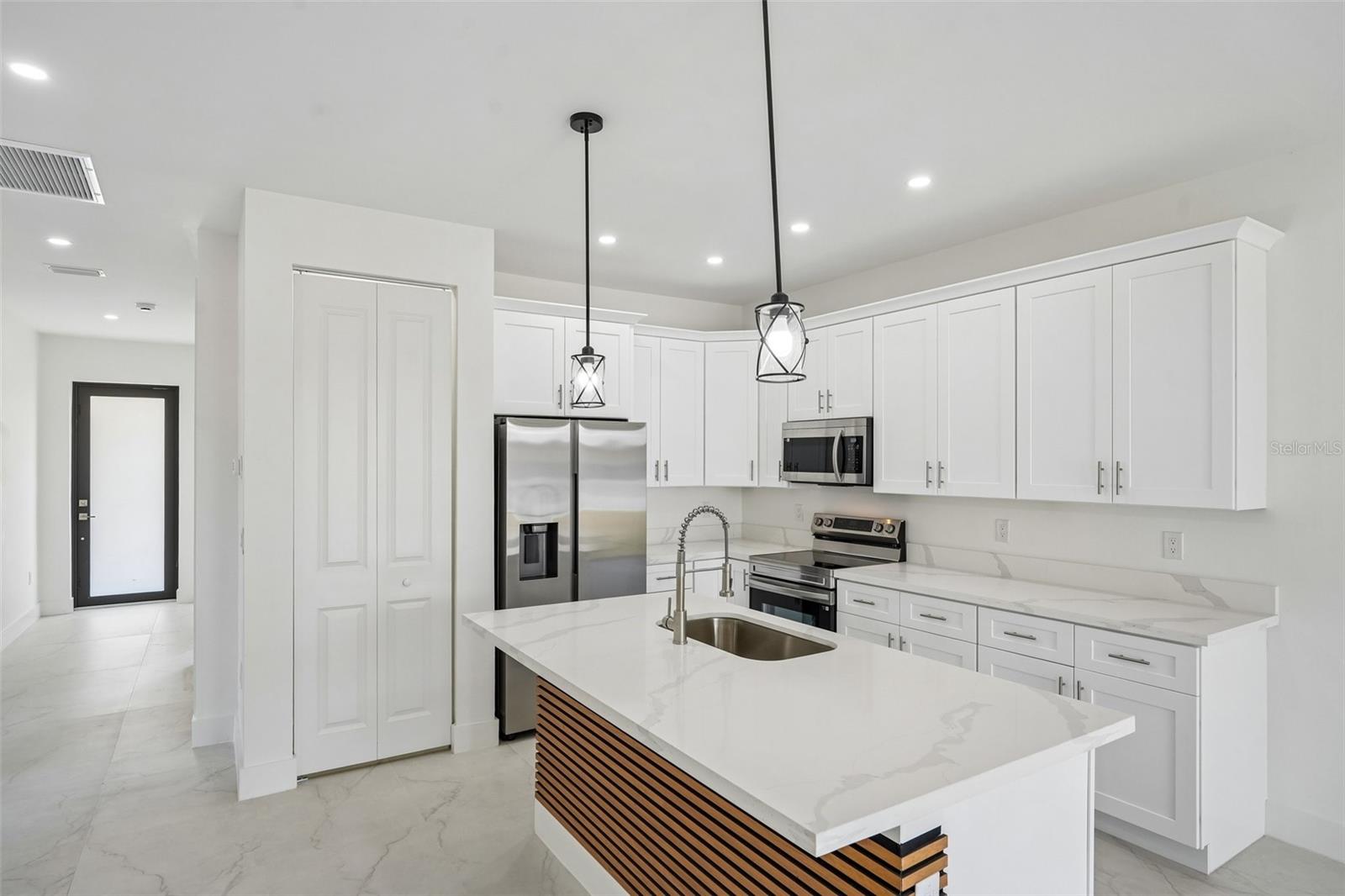 LEHIGH ESTATES - Residential Income
