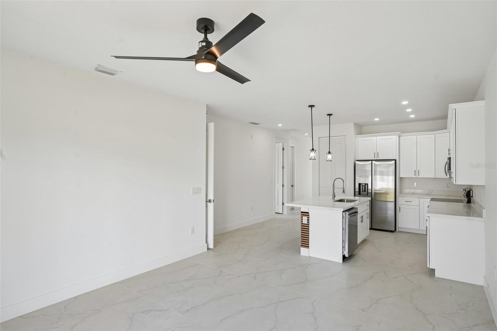 LEHIGH ESTATES - Residential Income