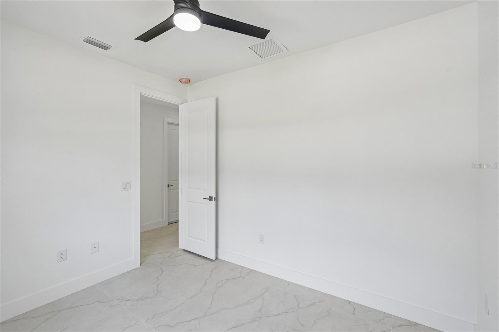 LEHIGH ESTATES - Residential Income