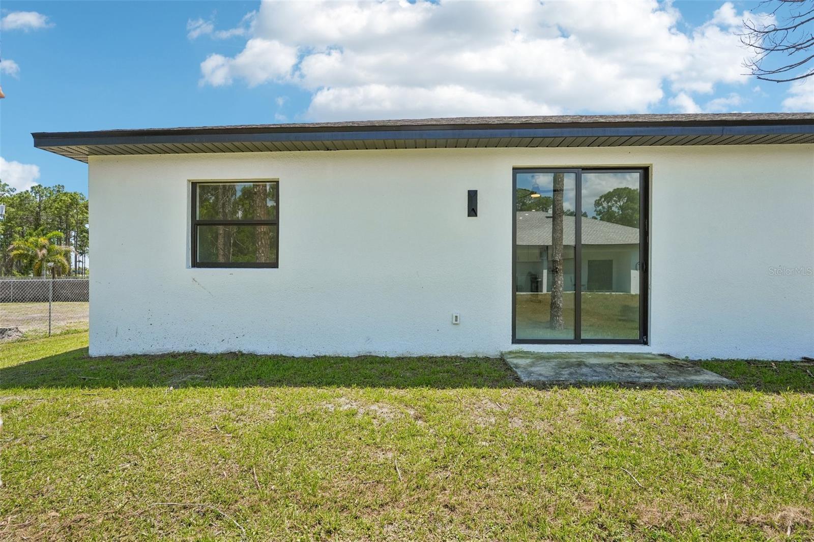 LEHIGH ESTATES - Residential Income