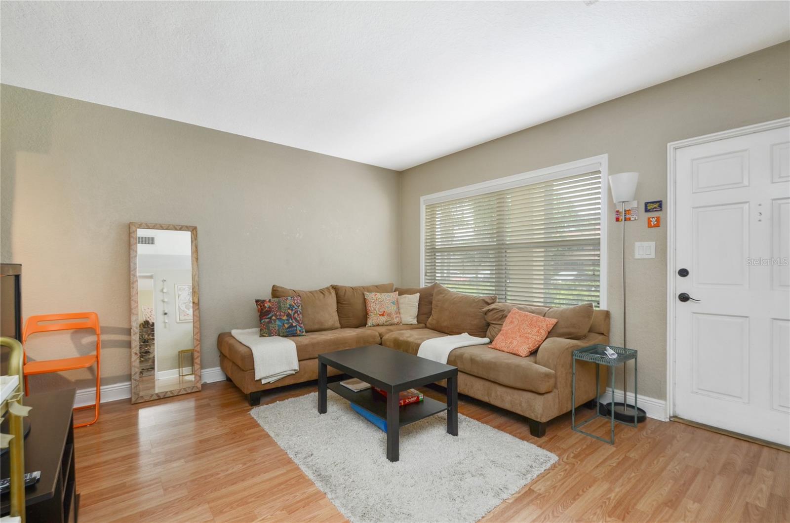 HAMPSHIRE/LK IVANHOE CONDO - Residential