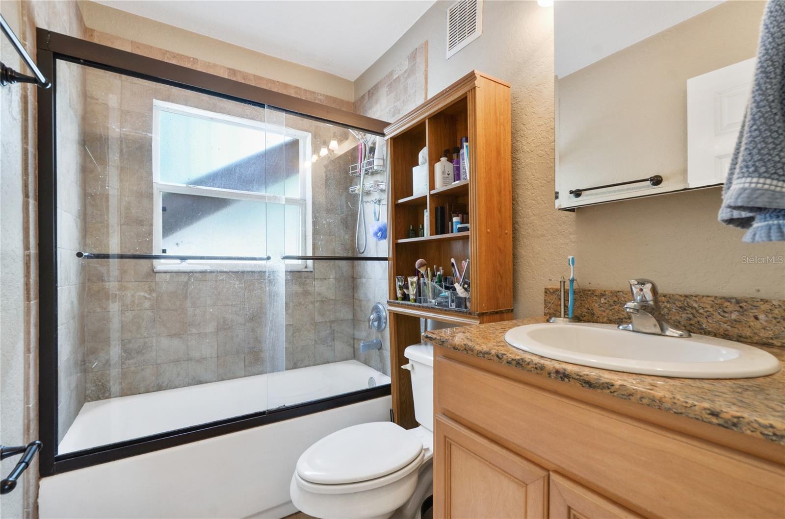HAMPSHIRE/LK IVANHOE CONDO - Residential