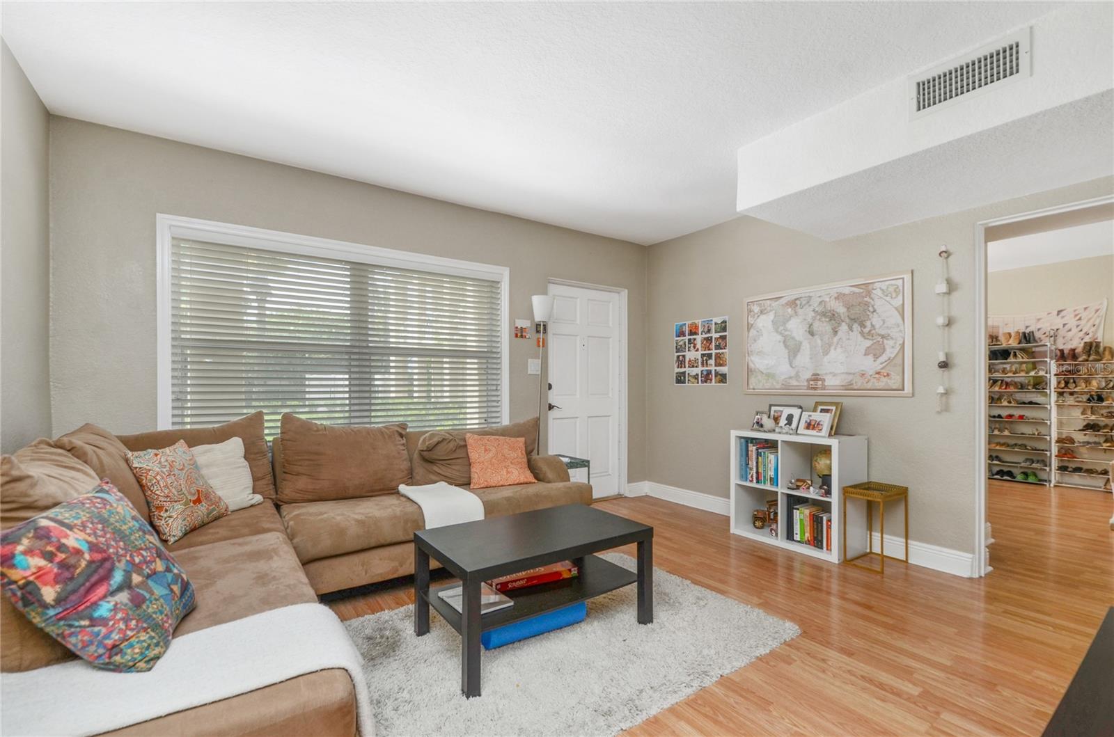 HAMPSHIRE/LK IVANHOE CONDO - Residential