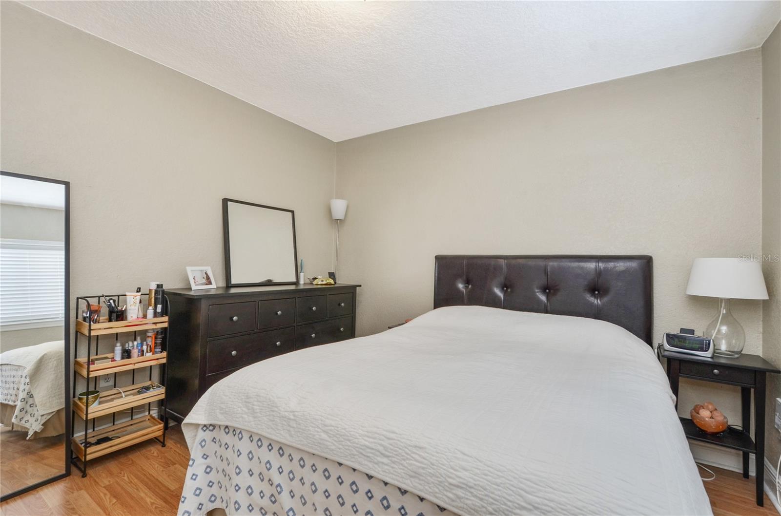 HAMPSHIRE/LK IVANHOE CONDO - Residential