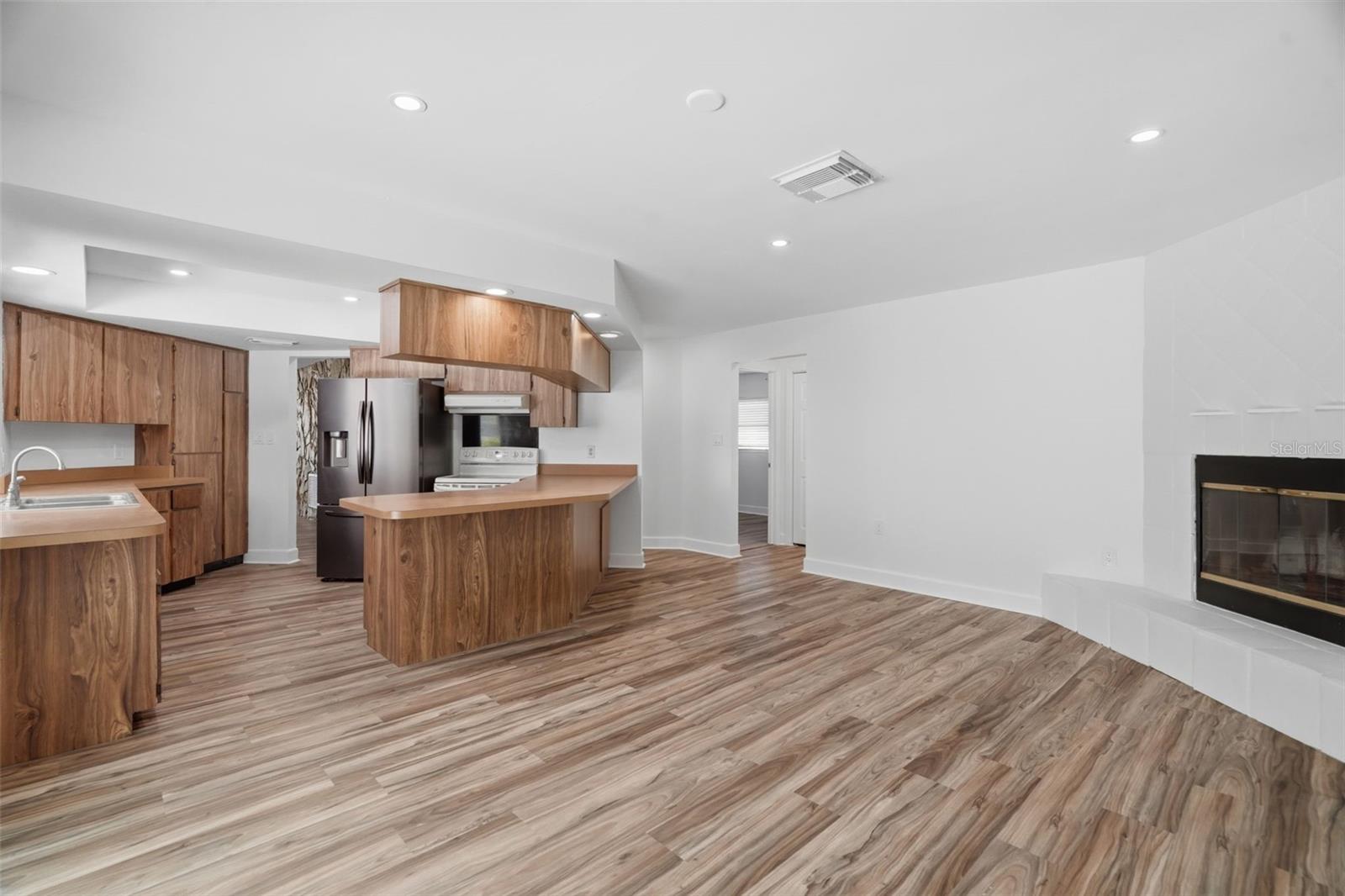 COUNTRY VILLAS-UNIT TWO - Residential