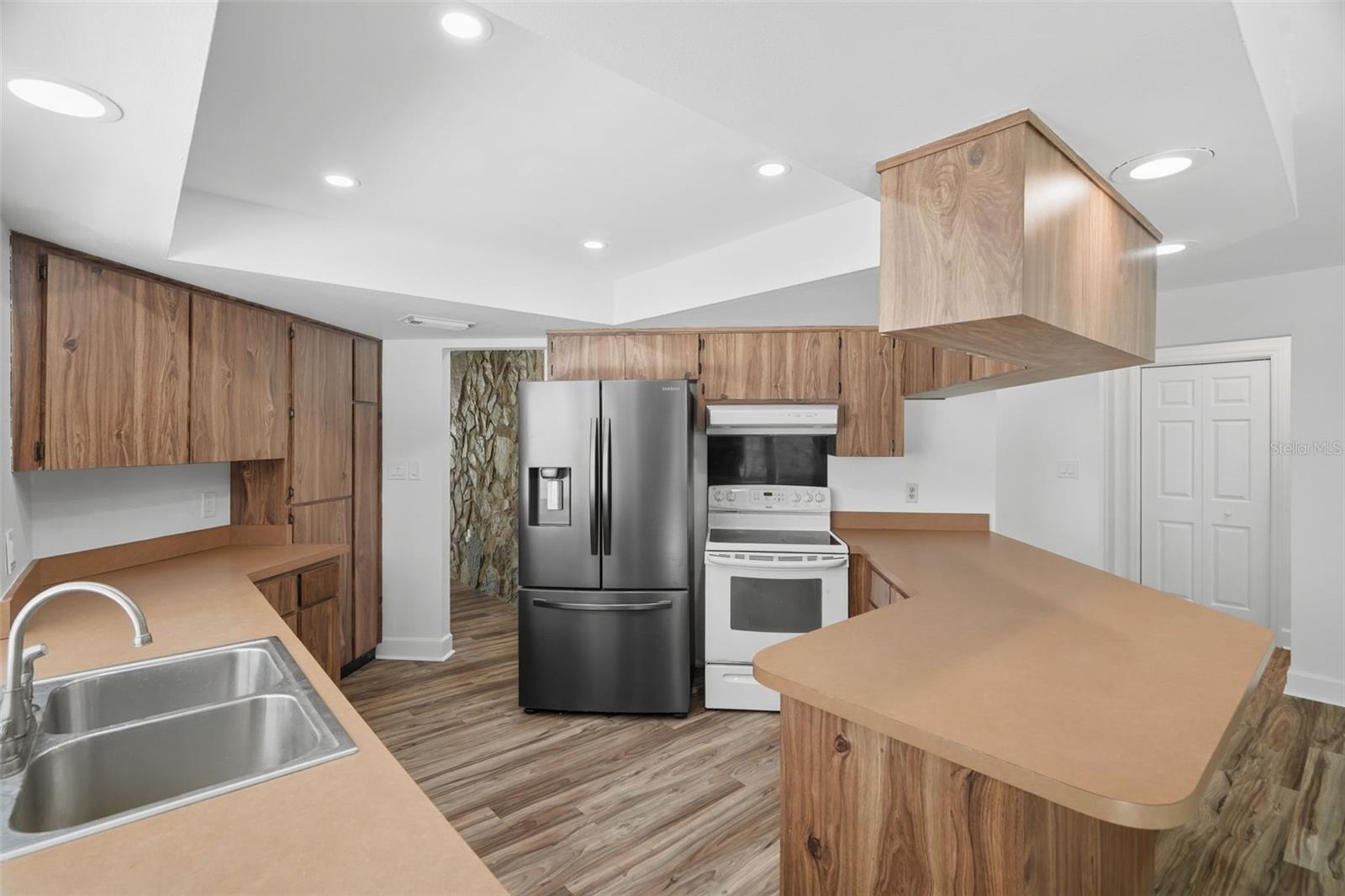 COUNTRY VILLAS-UNIT TWO - Residential