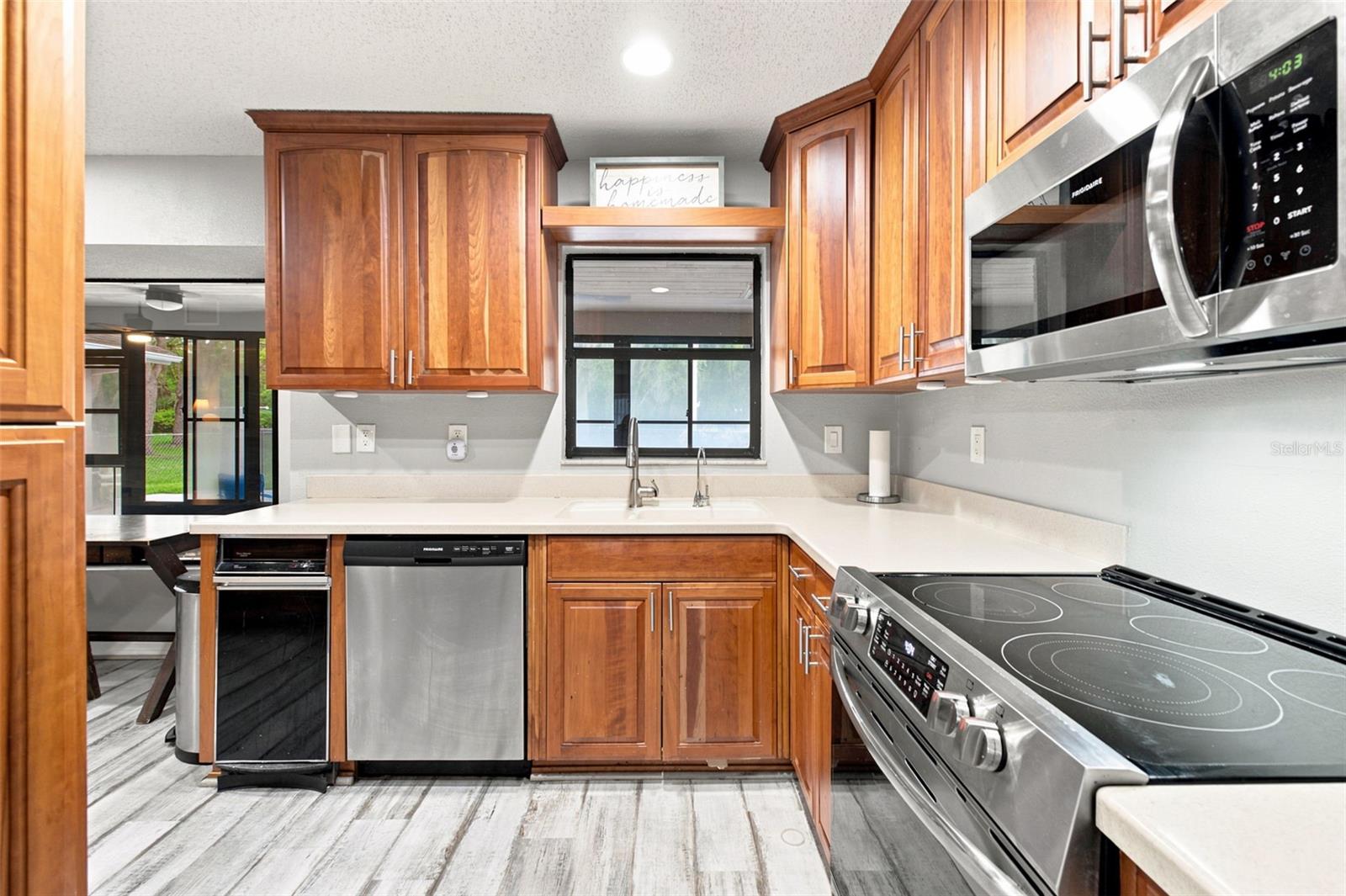 MEADOWOOD - Residential