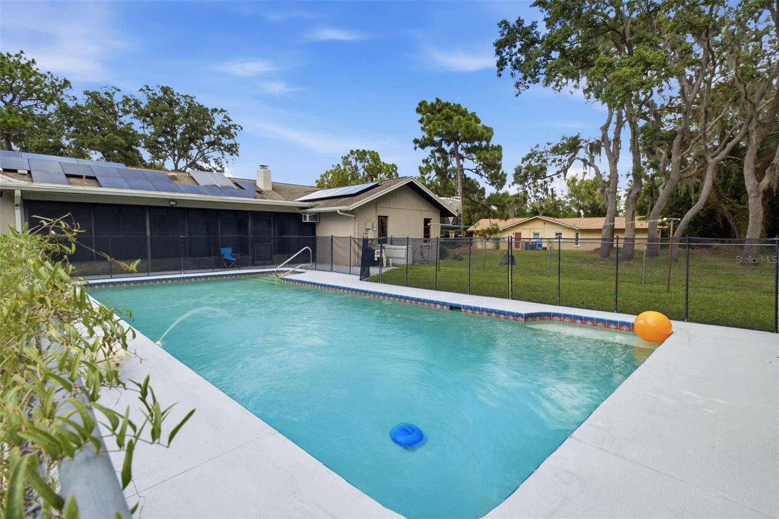 MEADOWOOD - Residential