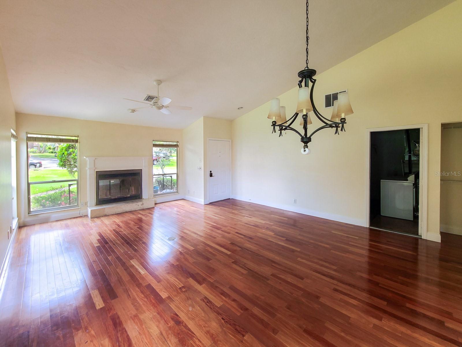 WOODLAND VILLAGES TWNHMS - Residential Lease