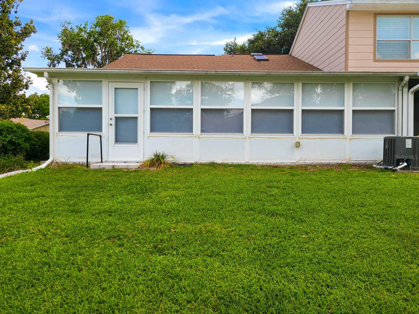 WOODLAND VILLAGES TWNHMS - Residential Lease