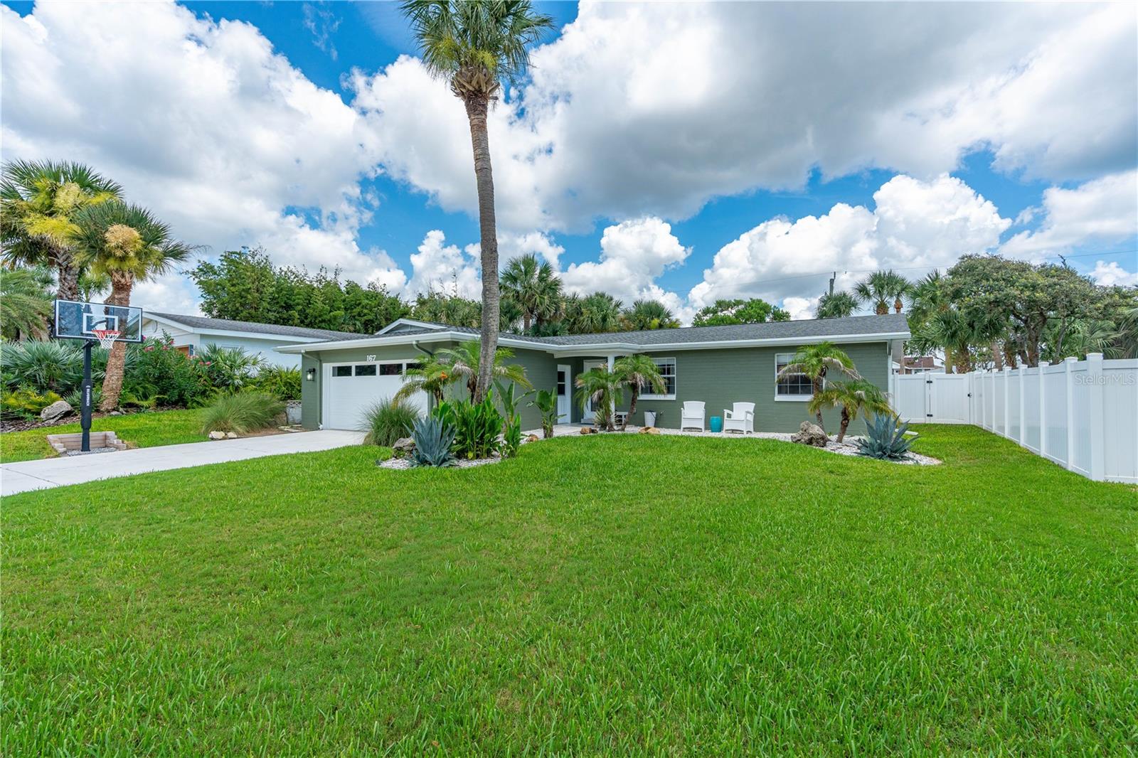 ROYAL DUNES - Residential