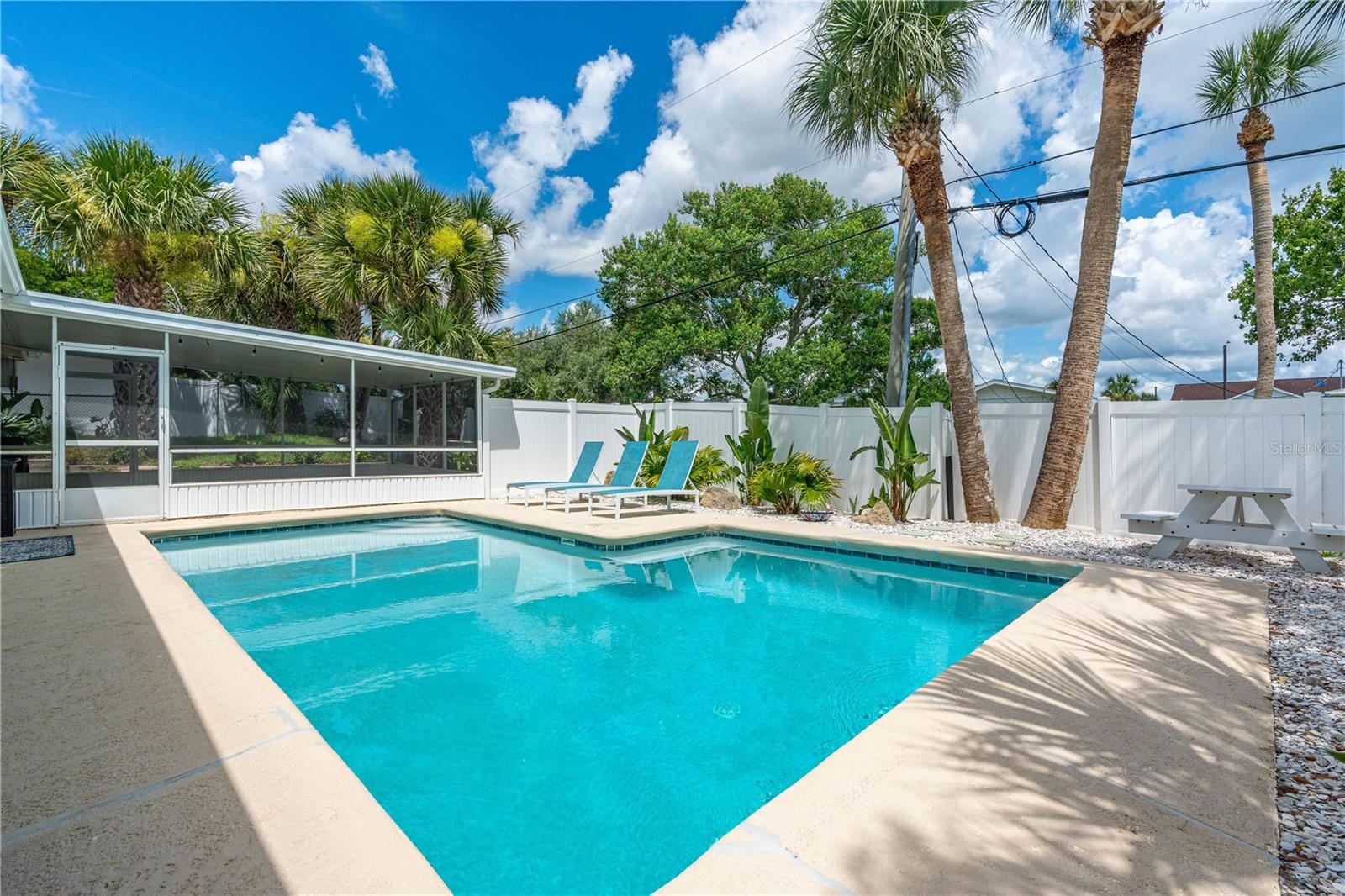 ROYAL DUNES - Residential