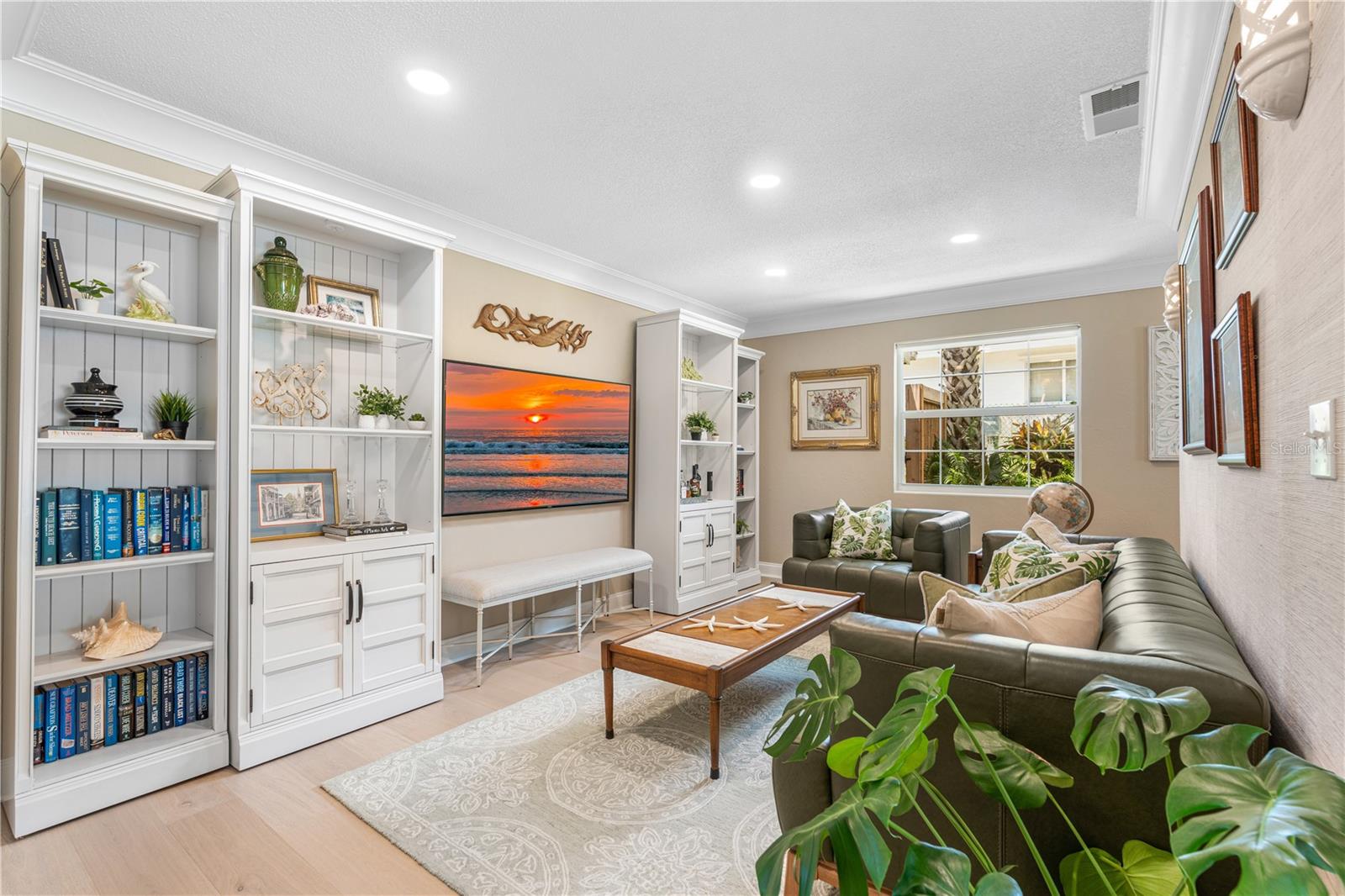 ROYAL DUNES - Residential