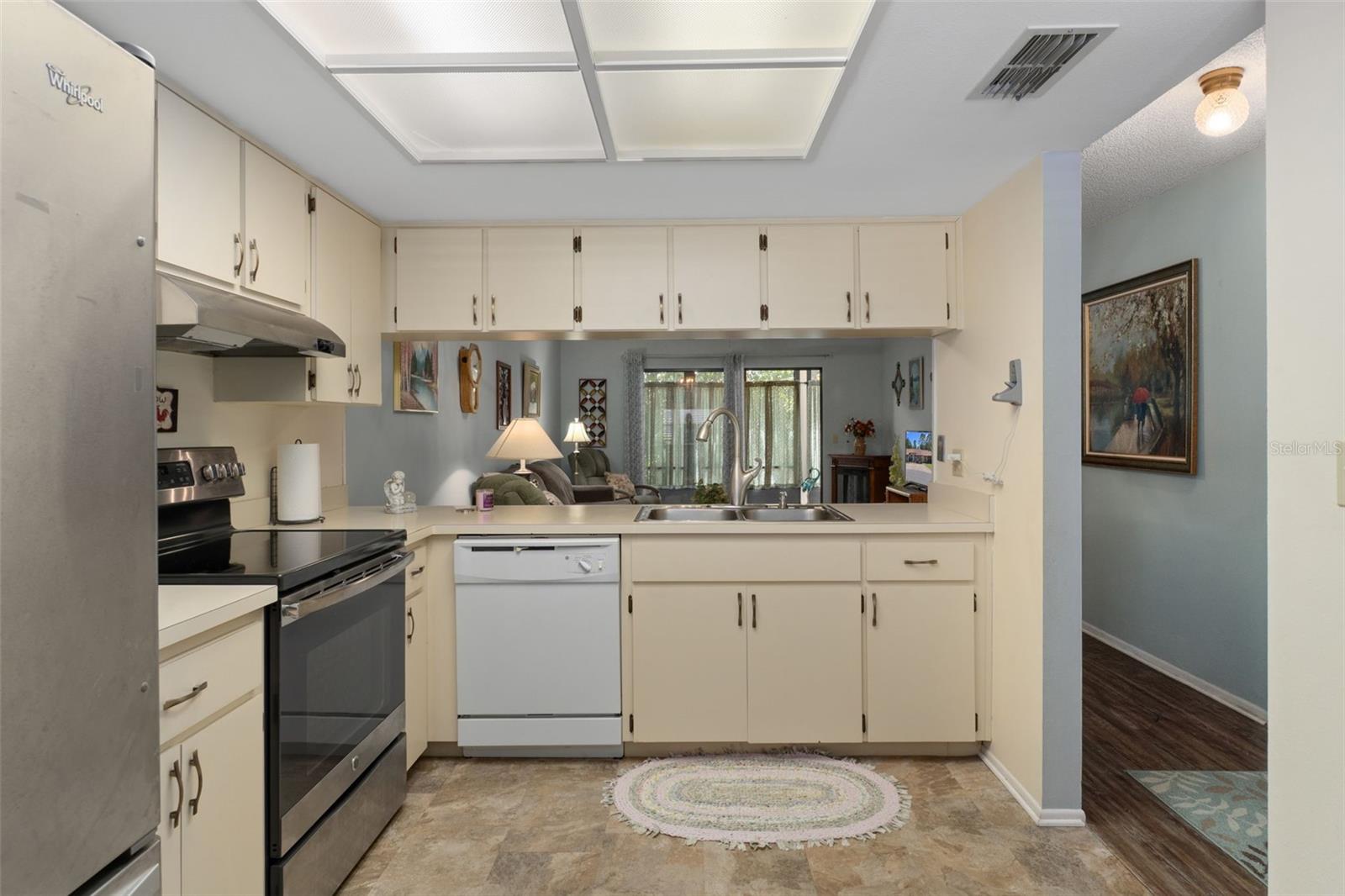 TMBR PINES PN GR VL - Residential
