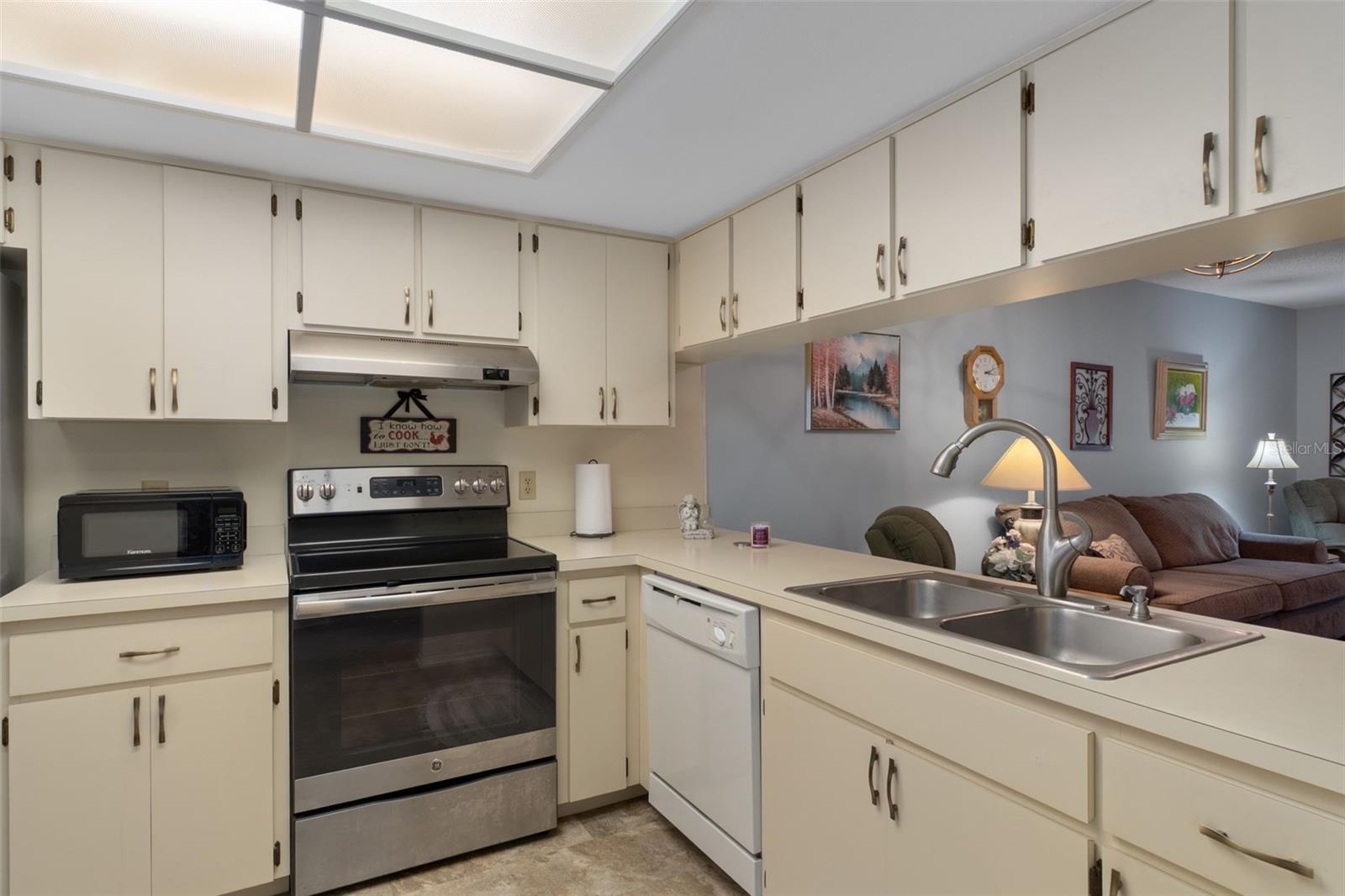 TMBR PINES PN GR VL - Residential