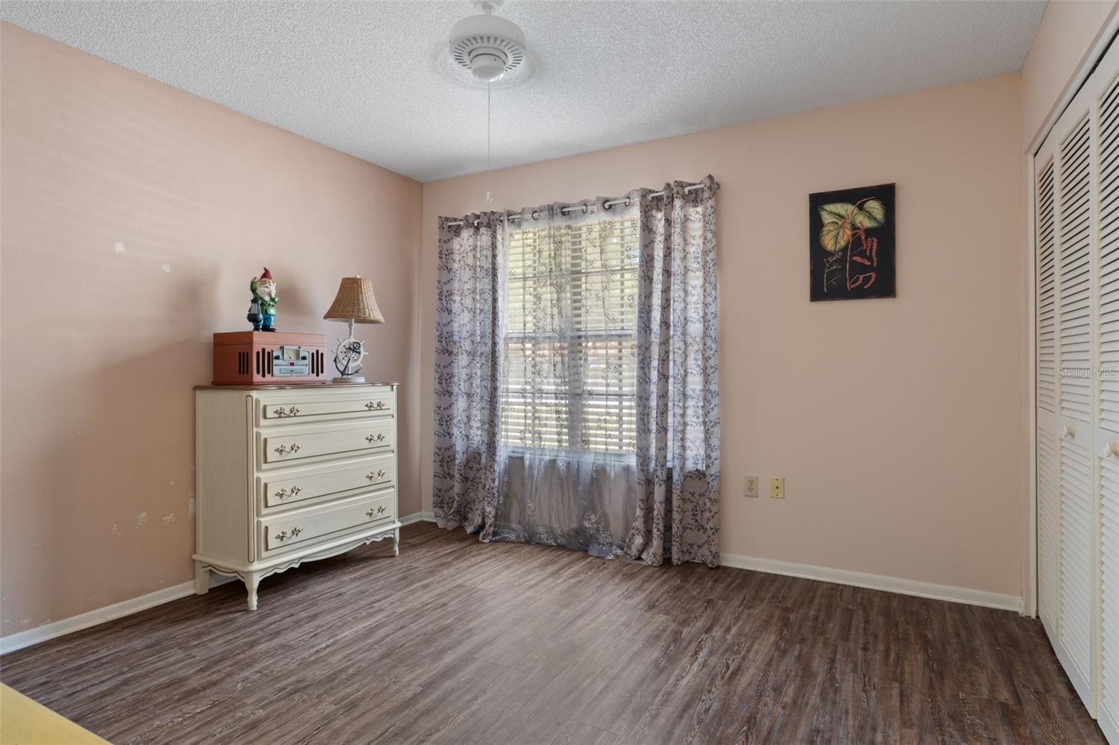 TMBR PINES PN GR VL - Residential