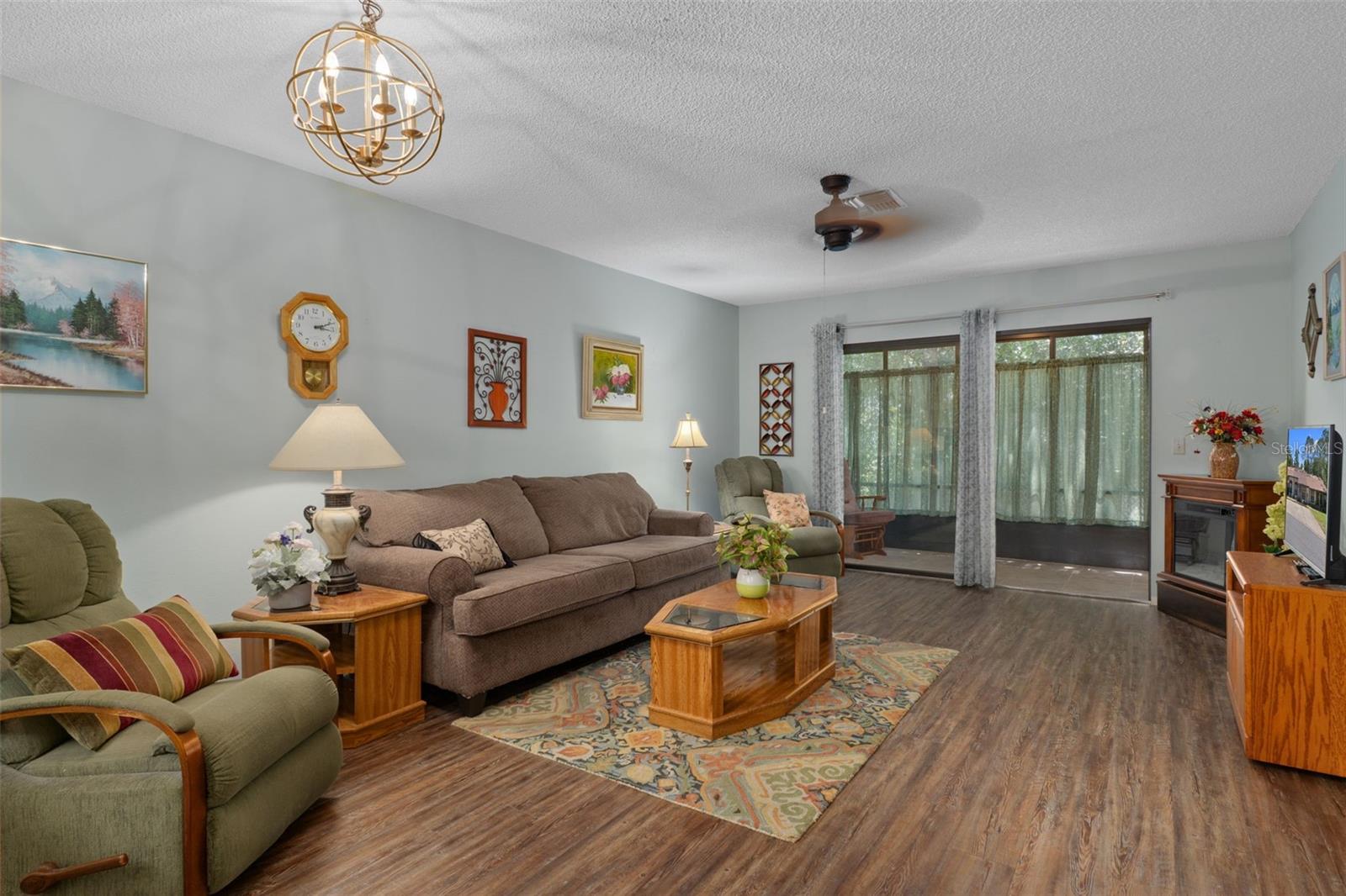 TMBR PINES PN GR VL - Residential