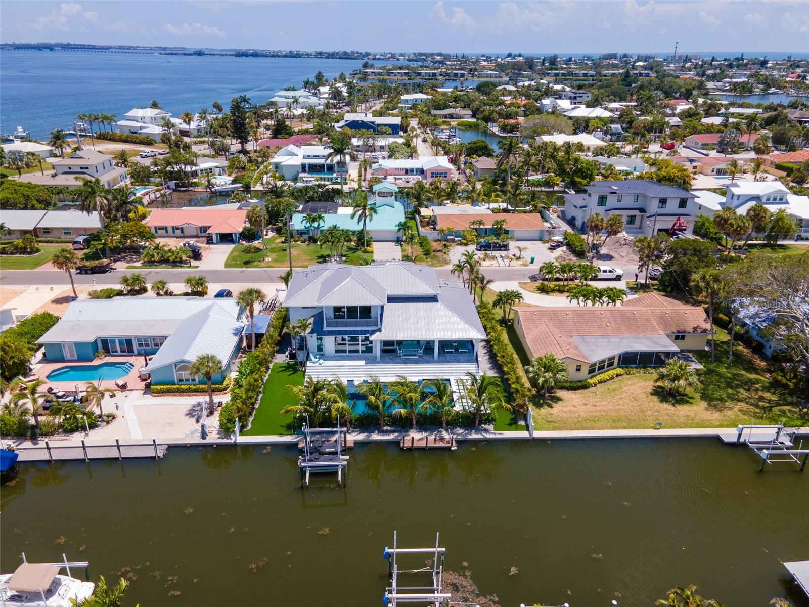 KEY ROYALE 9TH ADD - Residential