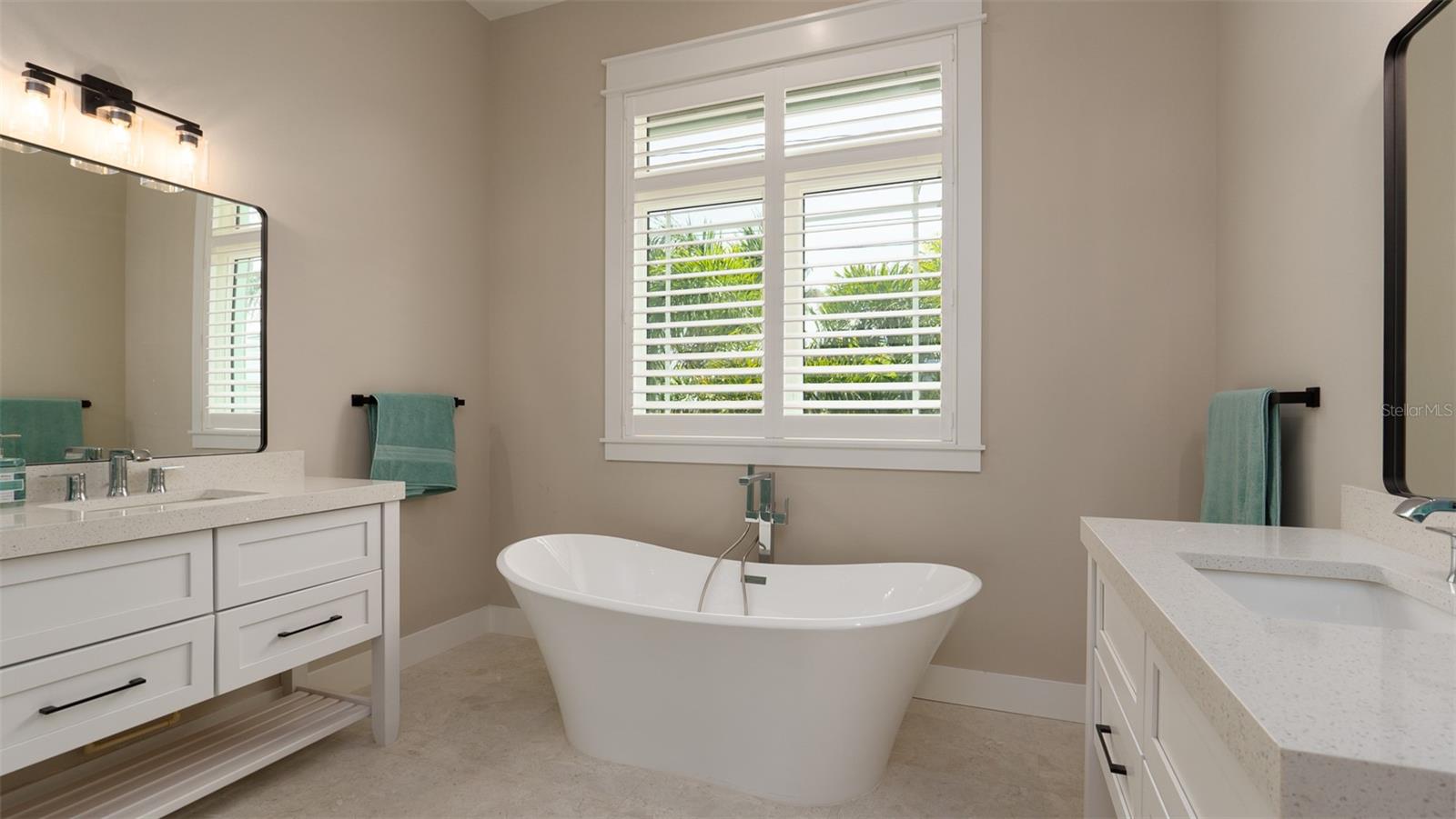 KEY ROYALE 9TH ADD - Residential