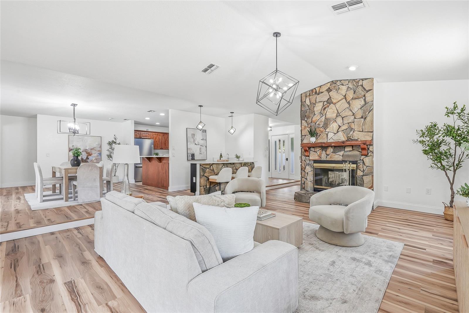 SUNCOAST HIGHLANDS - Residential