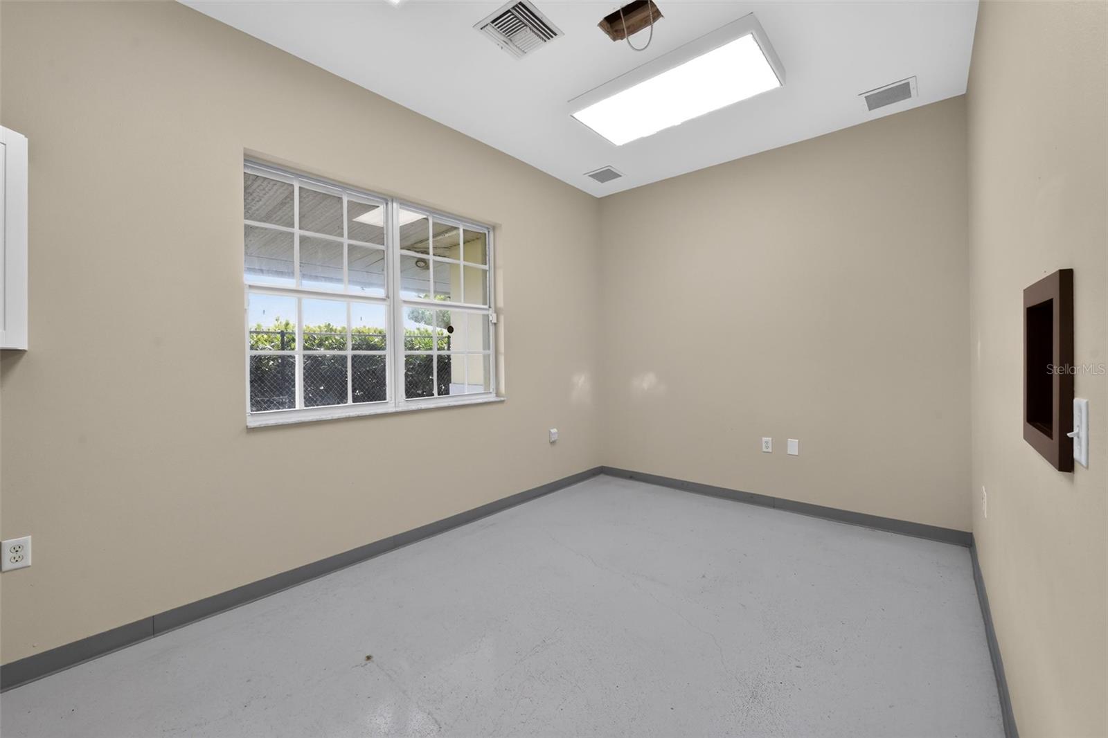 STEPHENSON OFFICE COMPLEX III - Commercial Lease