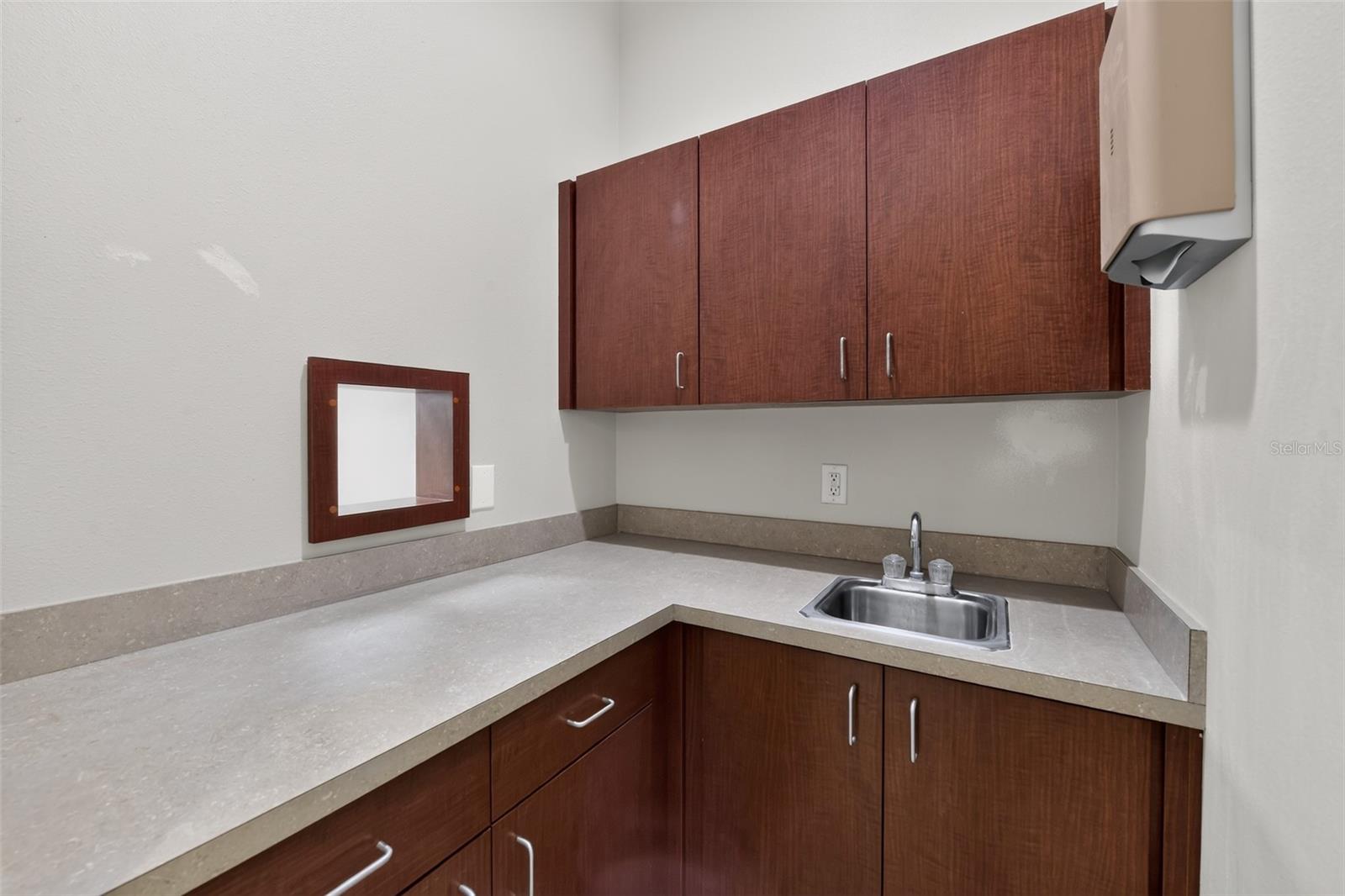 STEPHENSON OFFICE COMPLEX III - Commercial Lease