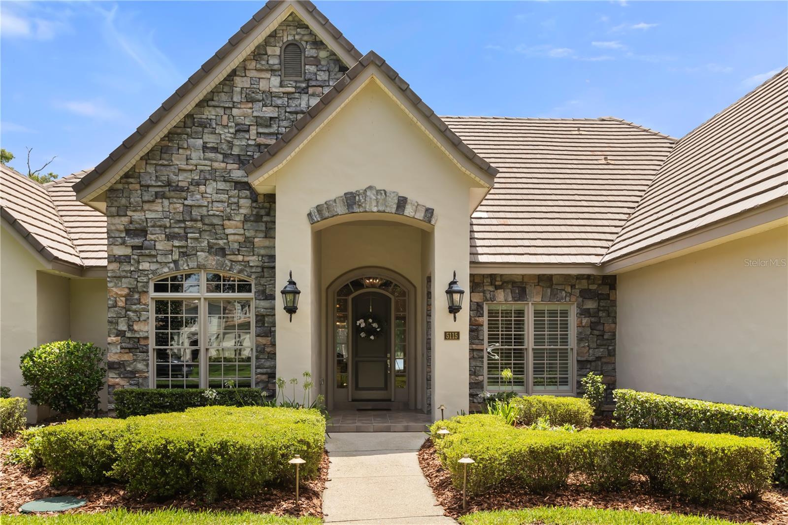 CRANES POINT - Residential
