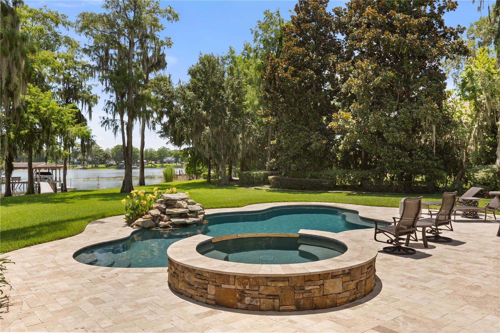 CRANES POINT - Residential