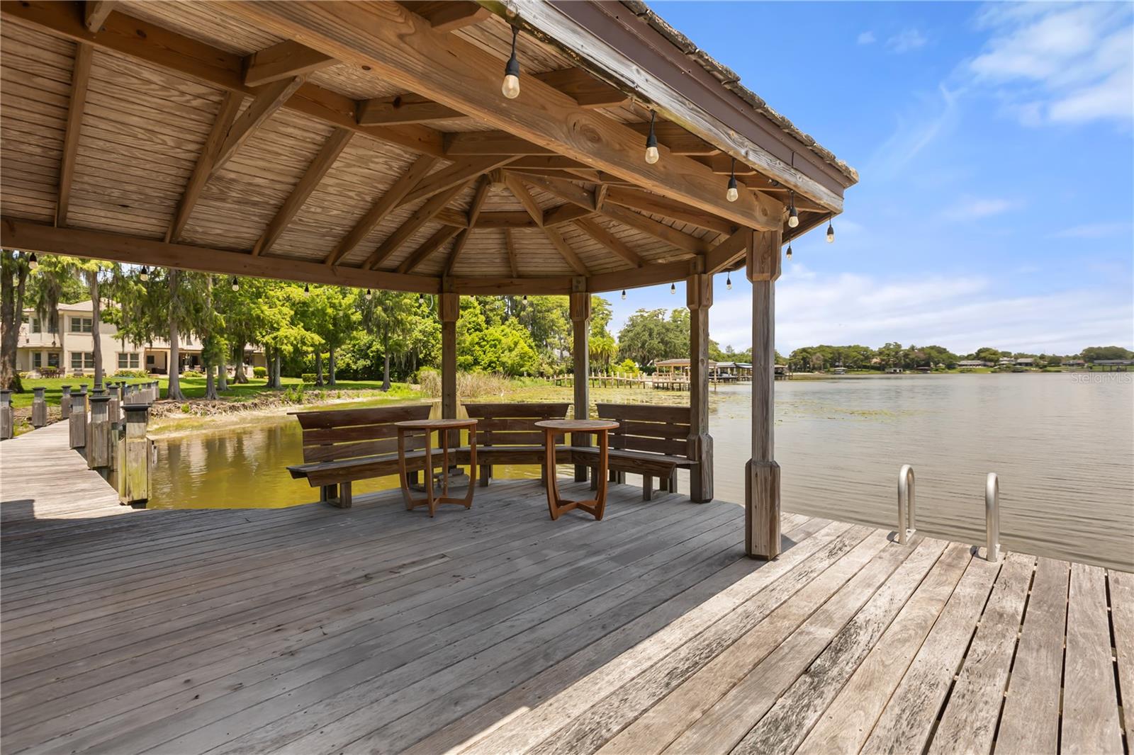 CRANES POINT - Residential