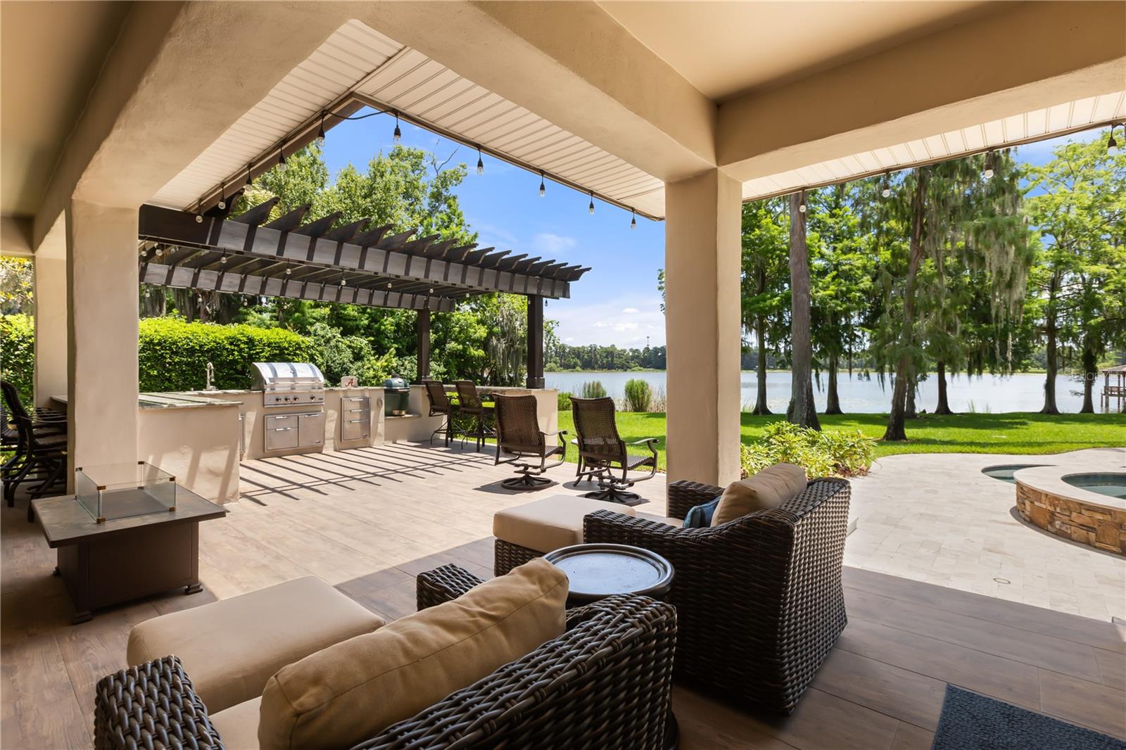 CRANES POINT - Residential