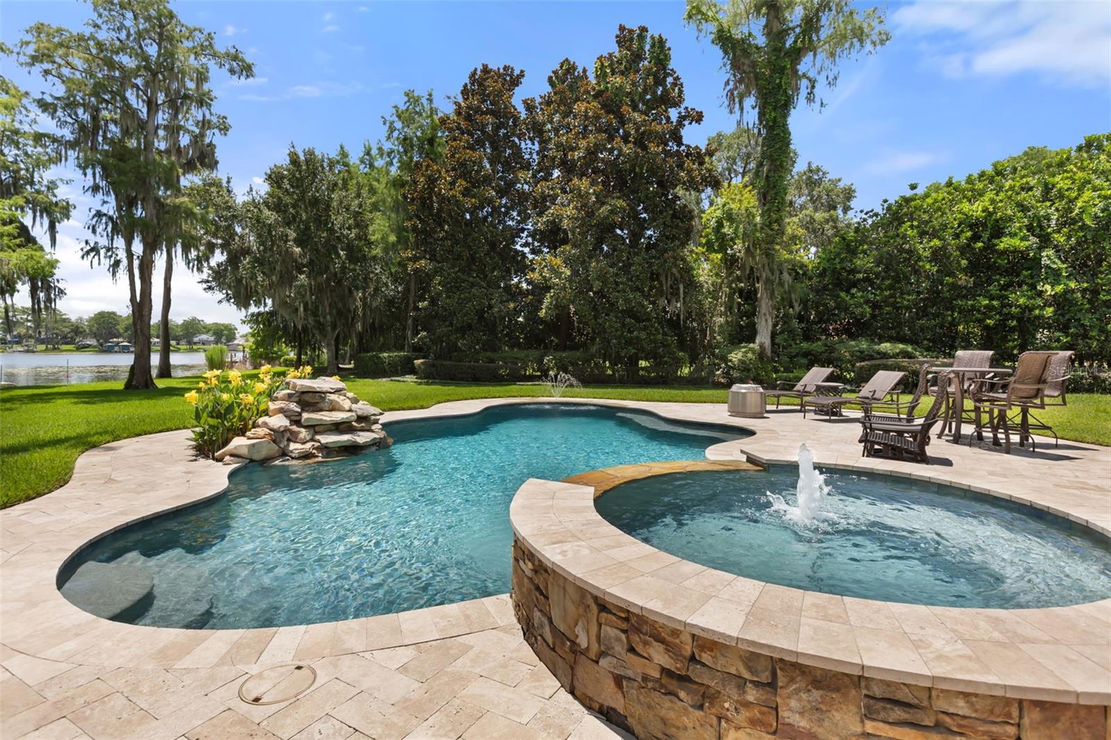 CRANES POINT - Residential