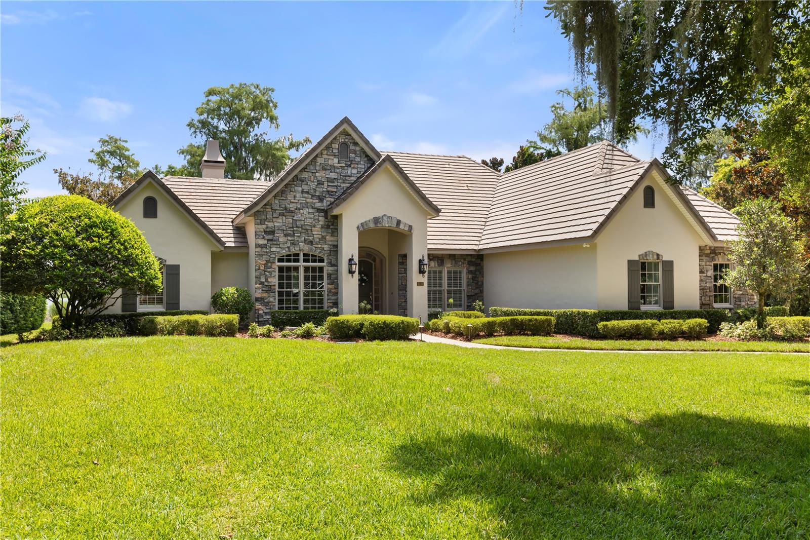 CRANES POINT - Residential