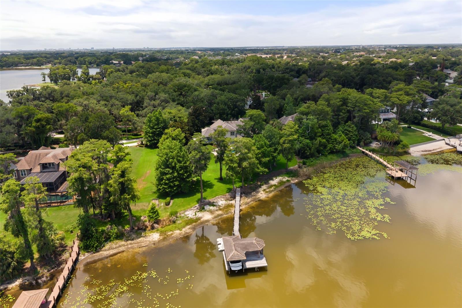 CRANES POINT - Residential