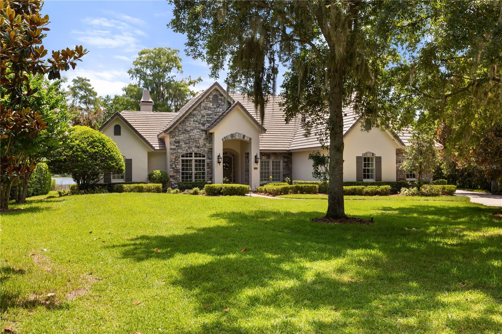 CRANES POINT - Residential