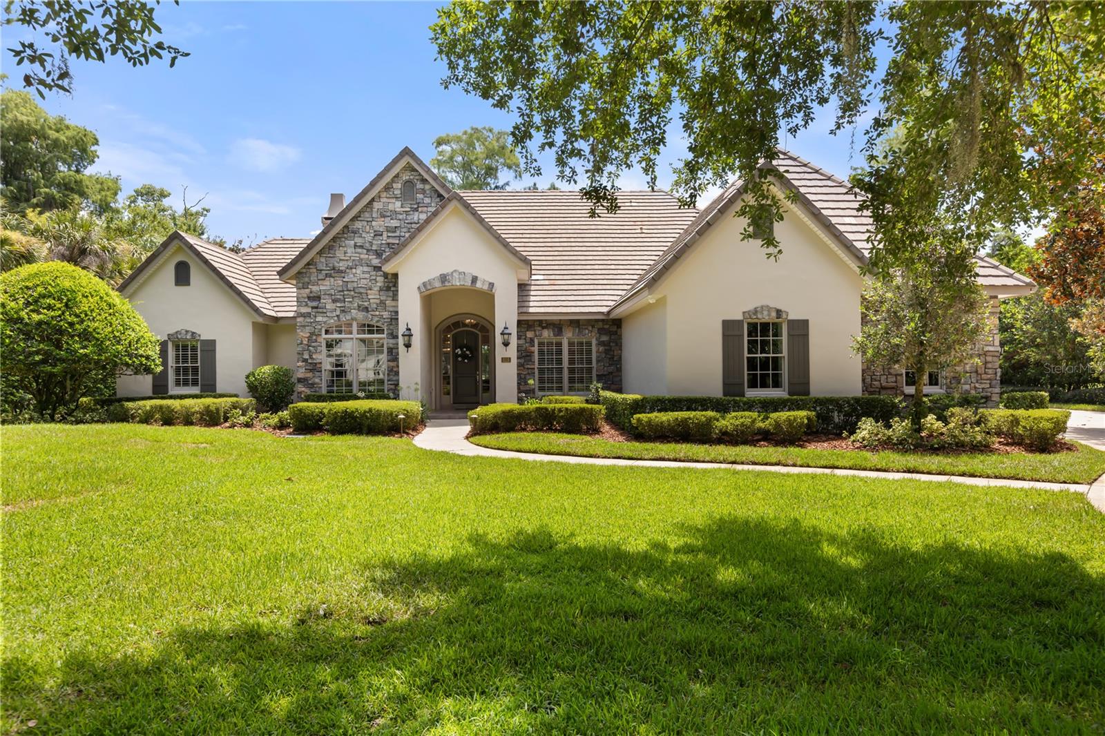 CRANES POINT - Residential