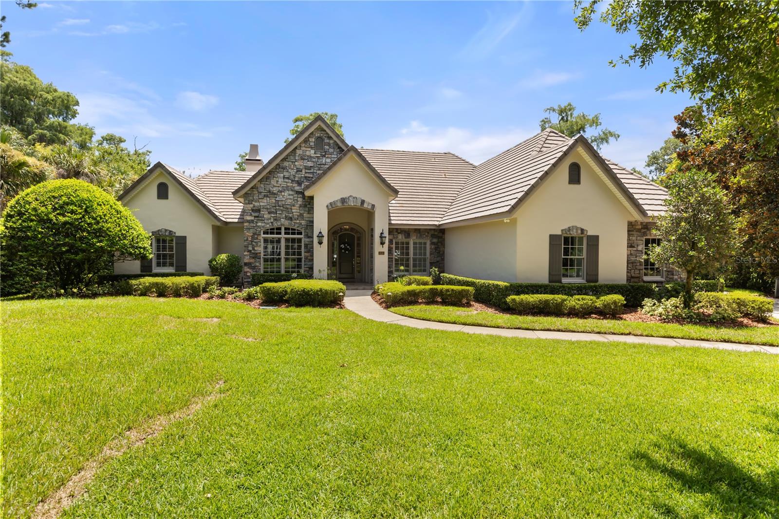 CRANES POINT - Residential