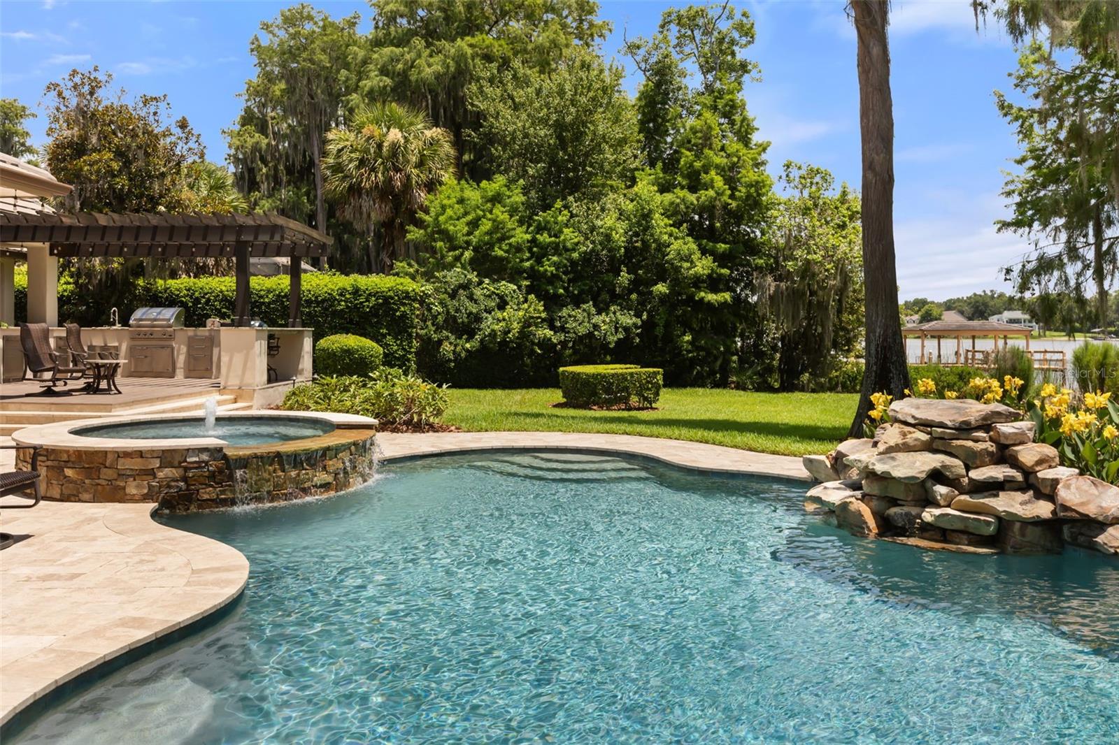 CRANES POINT - Residential