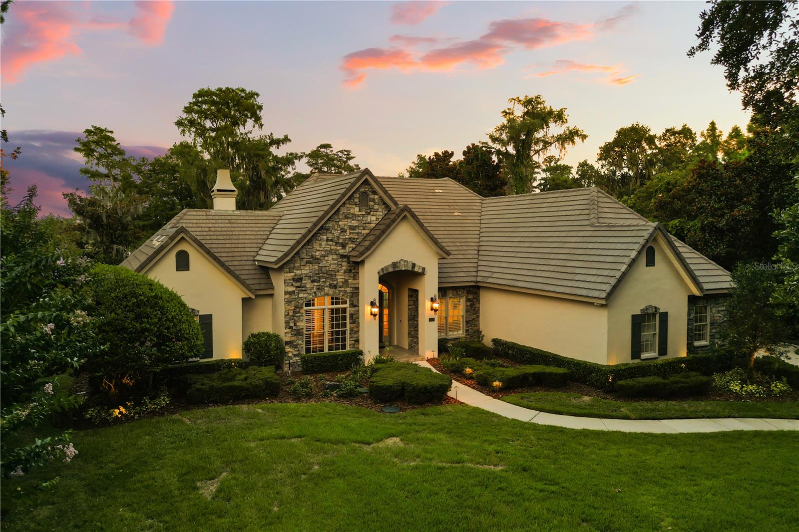 CRANES POINT - Residential