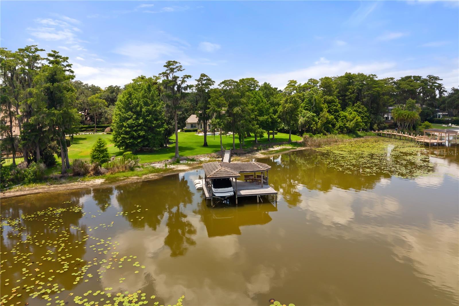 CRANES POINT - Residential
