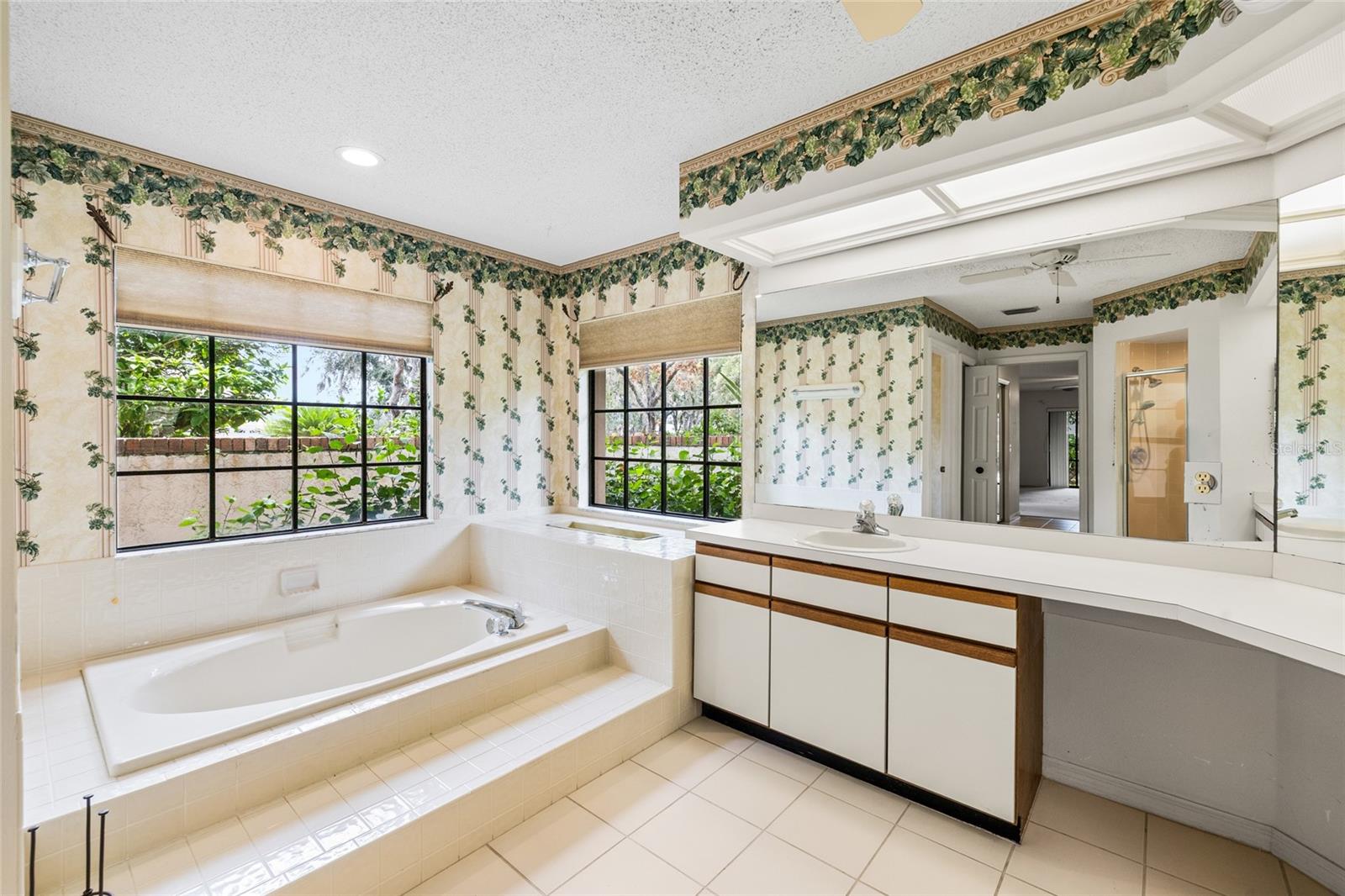 MASON OAKS - Residential