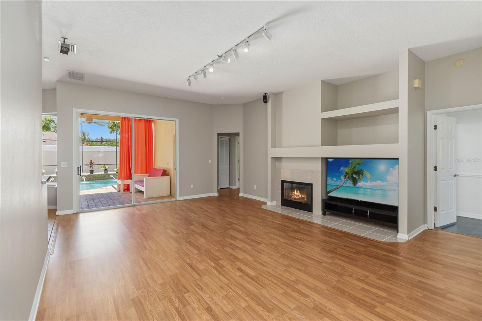 MARBLE HEAD - Residential