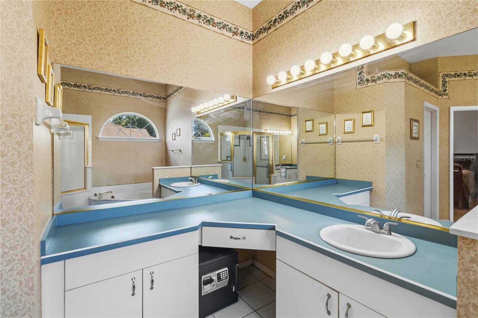 MARBLE HEAD - Residential