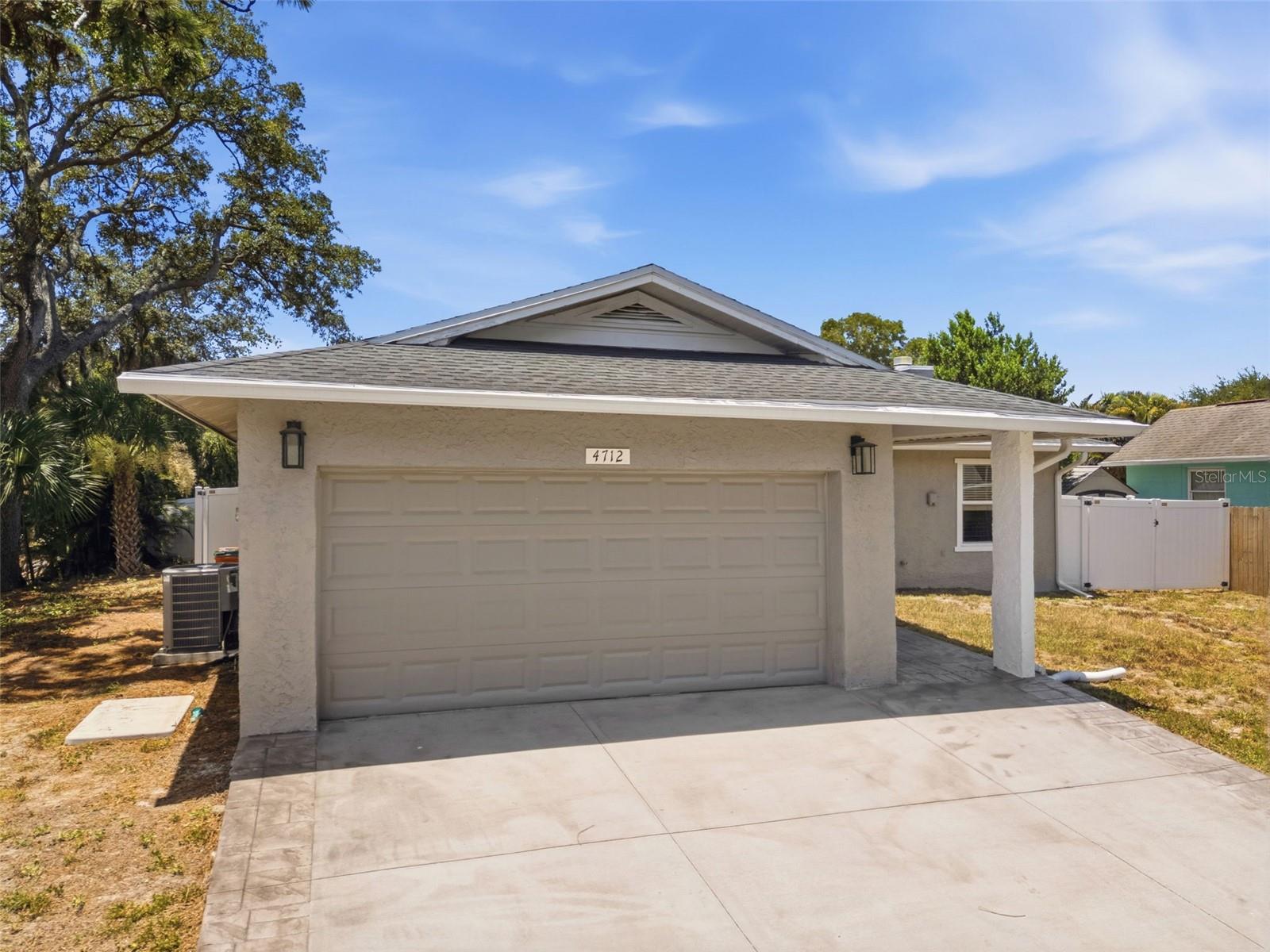 PINE LAKE - Residential