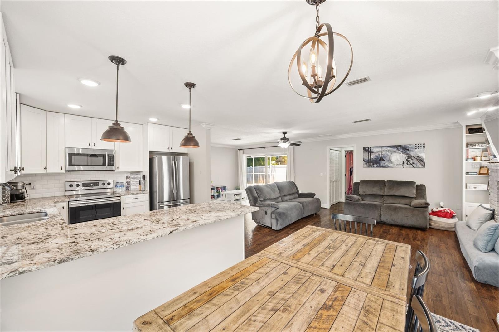PINE LAKE - Residential