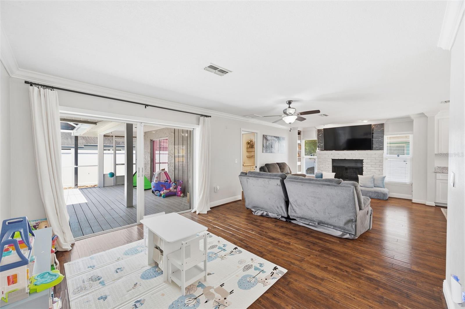 PINE LAKE - Residential